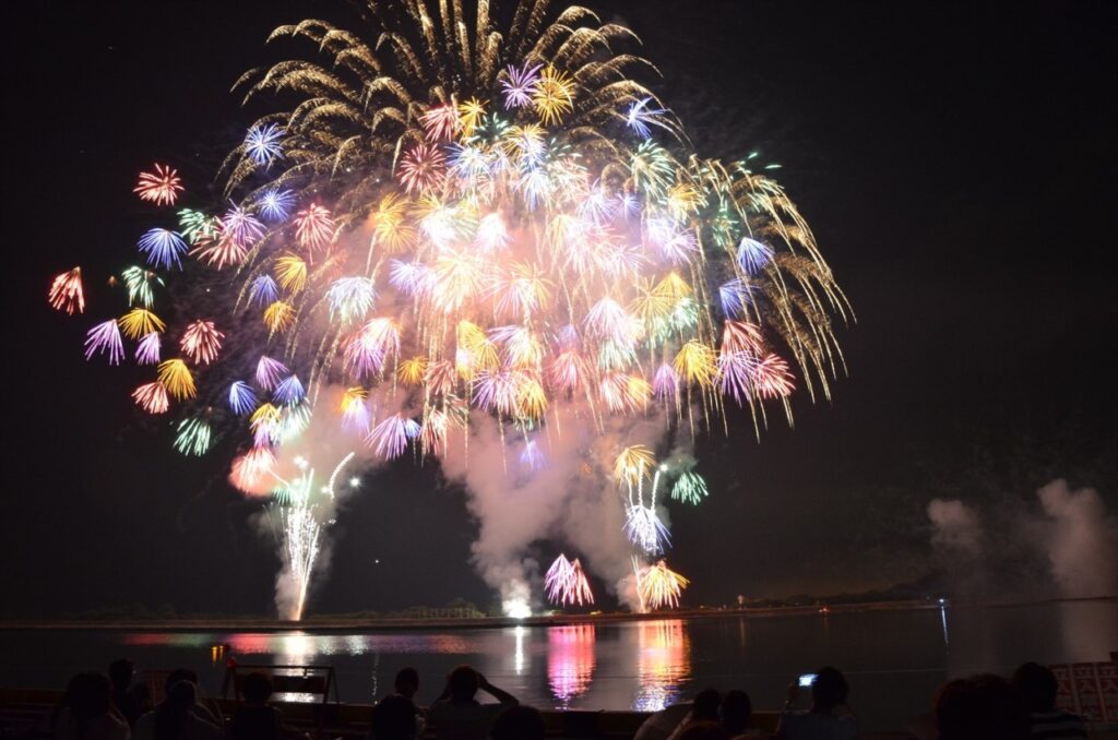 赤磐・吉備中央町・笠岡へ！8月後半の花火大会情報